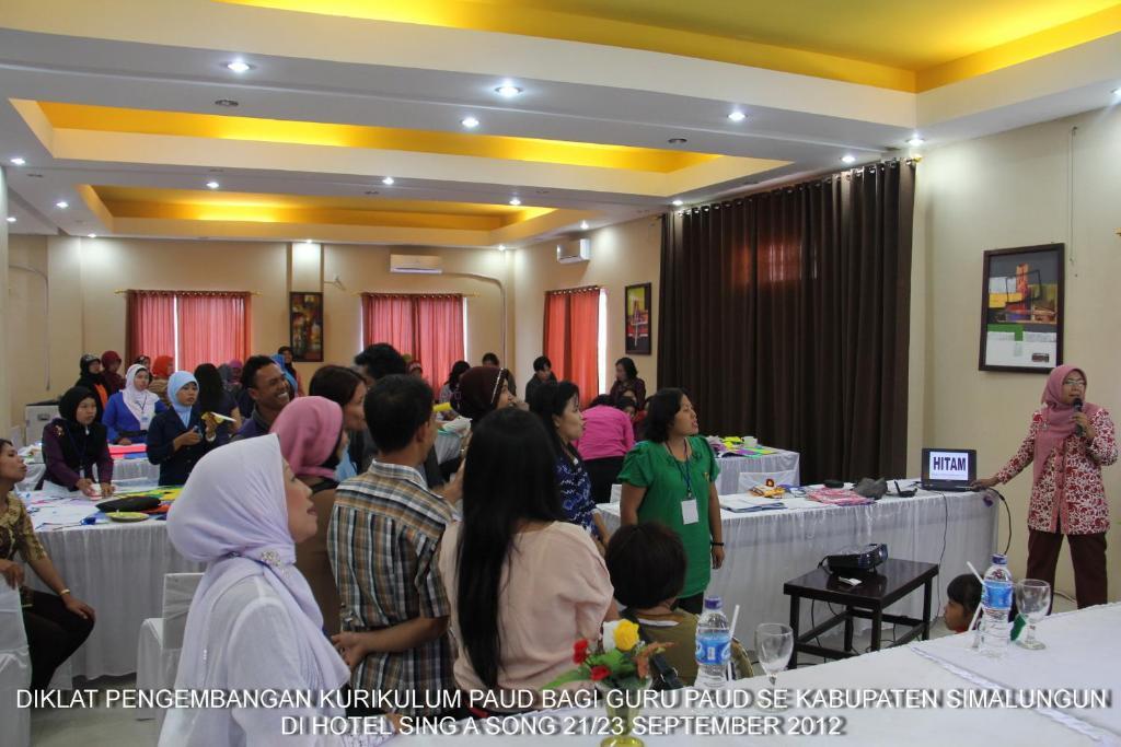Hotel Sing A Song Pematang Siantar Exterior foto